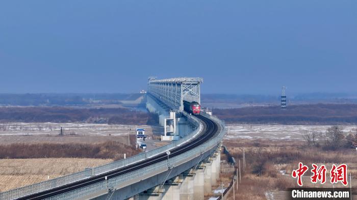 全国铁路口岸_口岸货铁路累计量突破过亿吨_