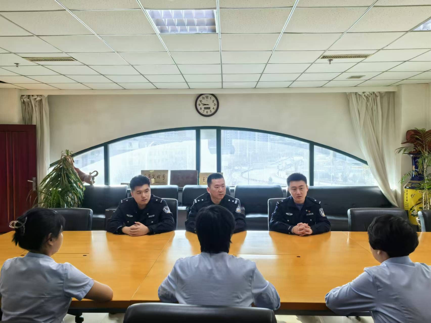 鞍山高新公安分局经侦大队开展反洗钱宣传活动_鞍山高新公安分局经侦大队开展反洗钱宣传活动_